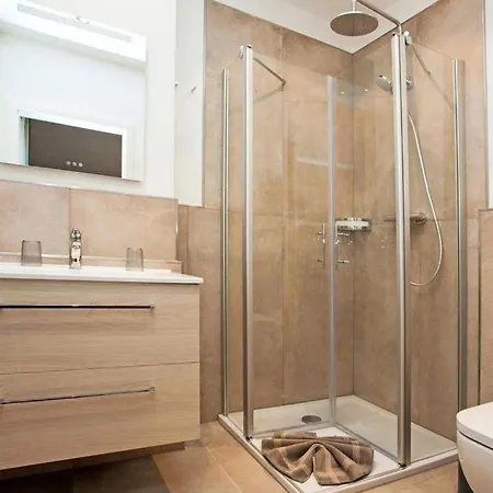 Malaika-shania-10-b Apartment *